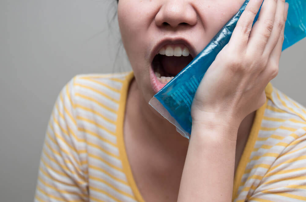 sinus and jaw pain